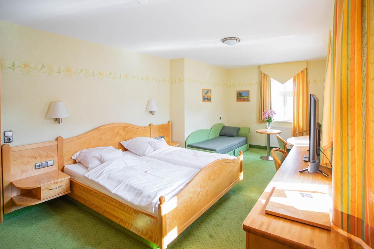 Hotel-Pension 埃施韦格 外观 照片